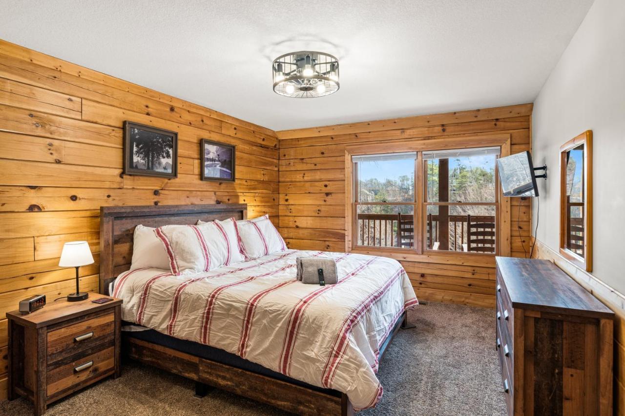 The Sly Fox - Recently Updated/ Ideal Pf Location Pigeon Forge Exteriör bild